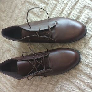 MUNRO brown booties